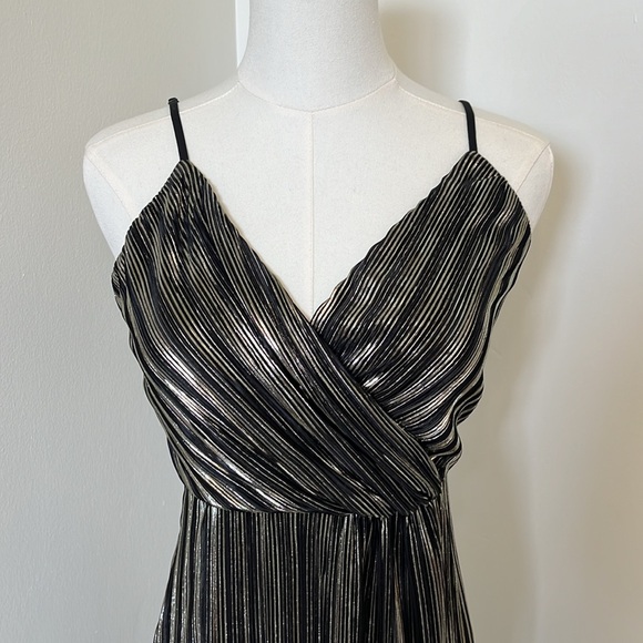 NWOT Metallic-Detailed LUSH (Lulus) Dress - Picture 4 of 5